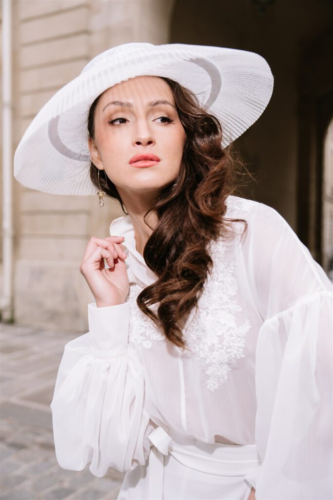 JULIE FABRICI _ CREATRICE ROBES DE MARIEE